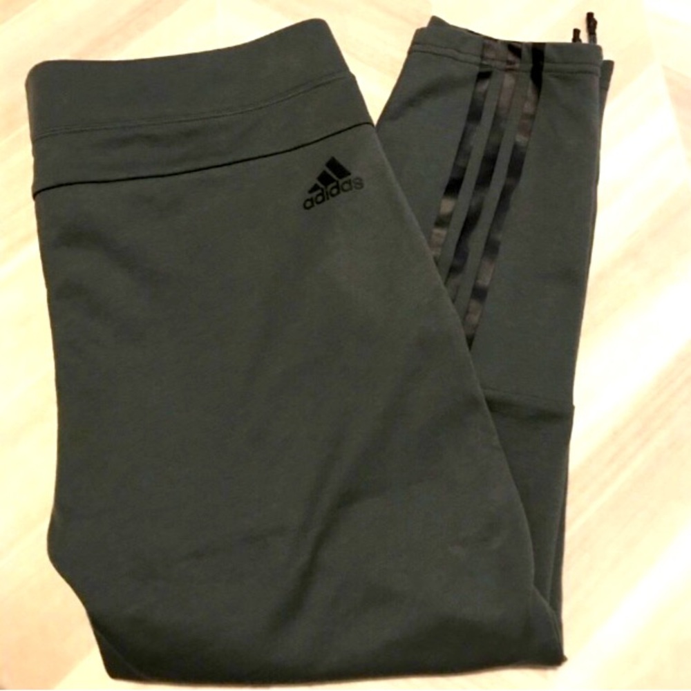 Adidas Capri size medium